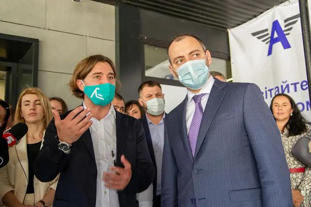 Ukrpas i minister infrastruktury Ukrainy Oleksandr Kubrakov